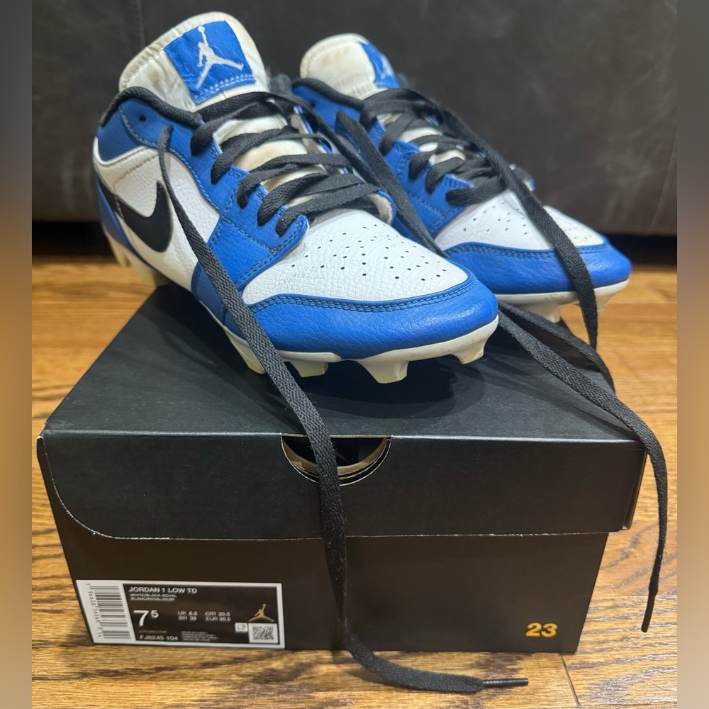 Jordan 1 Low TD football cleats, men’s 7.5 in white/royal/black